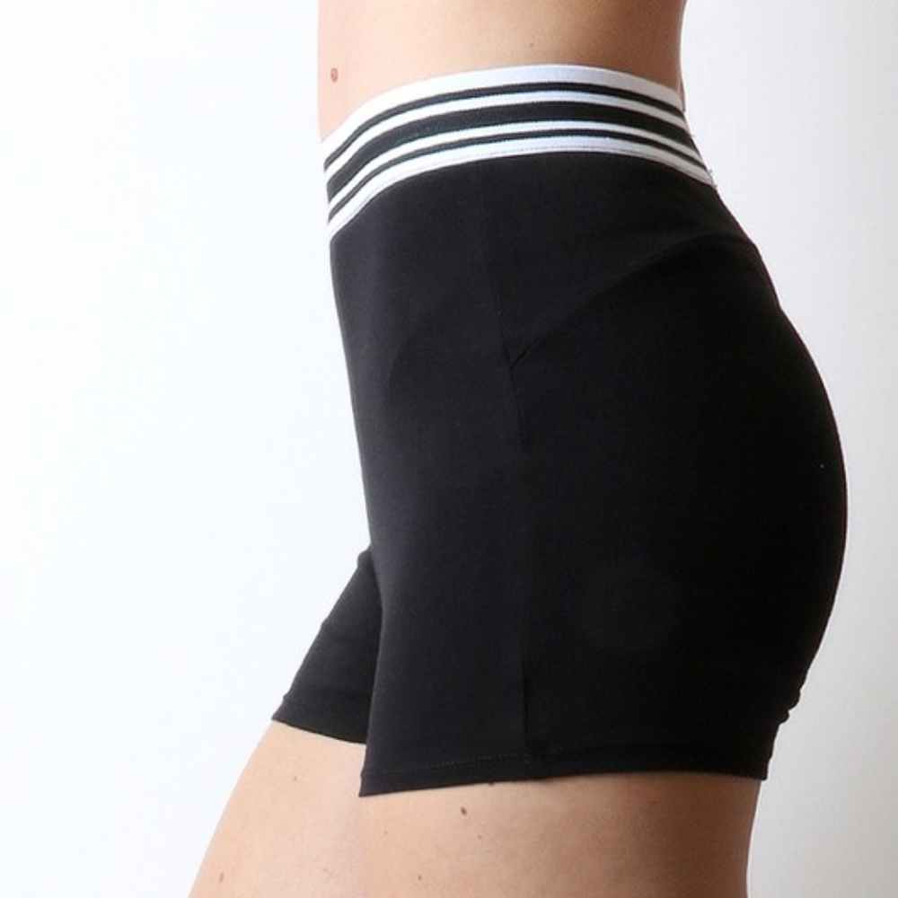 YOGA SHORT WITH CONTRAST WAISTBAND - Picture 3 of 3